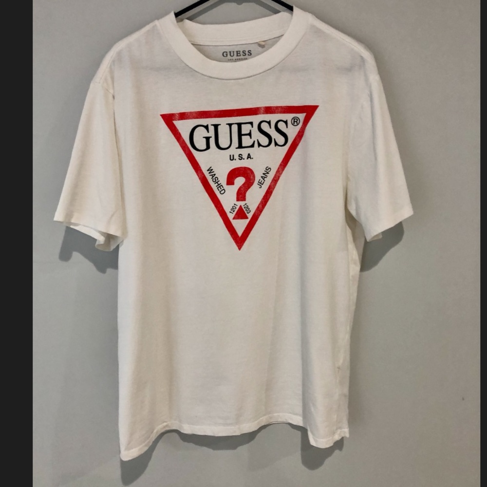 New without tags guess t shirt